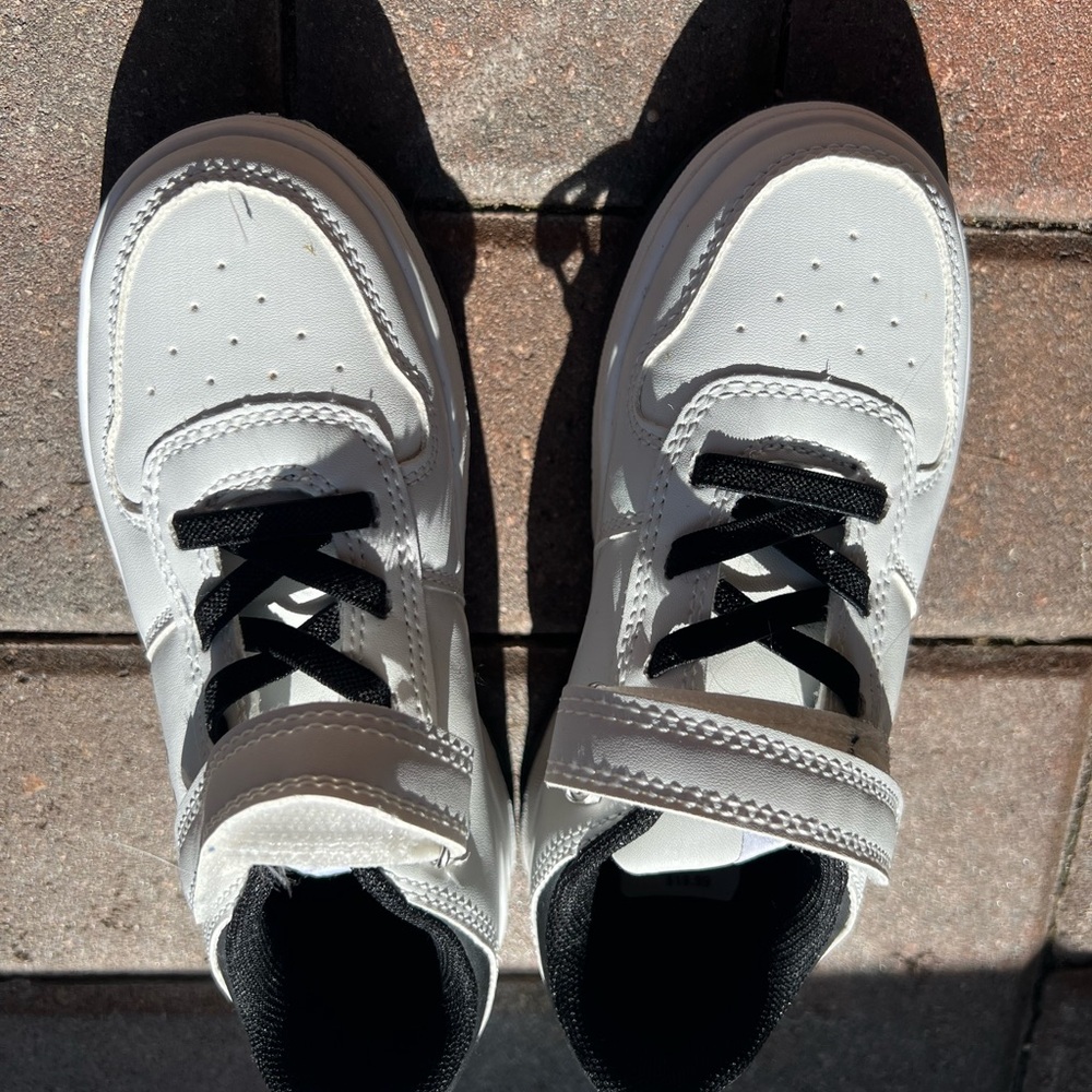 Nautica Kids White and Black Sneakers